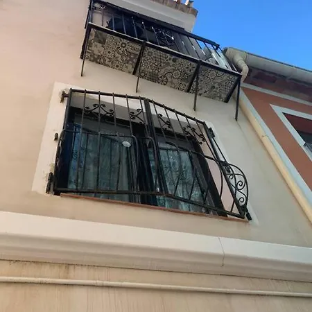 Preciosa Casa En Vilajoyosa Con Vistas Al Mar En Casas Colgantes Del Casco Antiguo Сasa de vacaciones *